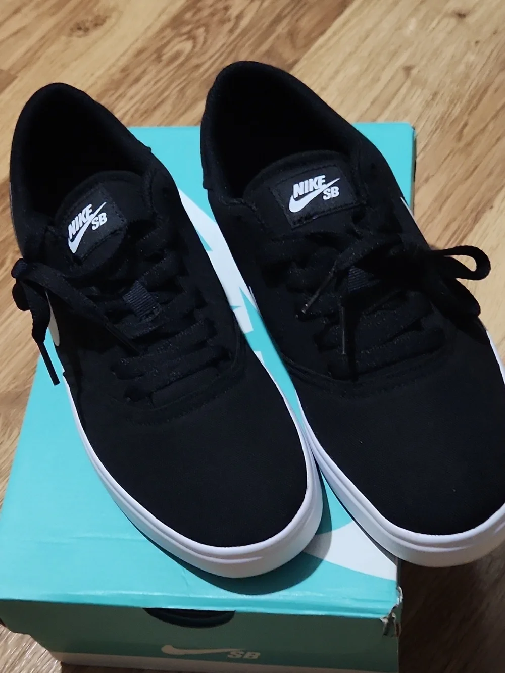 Nike Sb New With Box 7y / 8.5 Womens